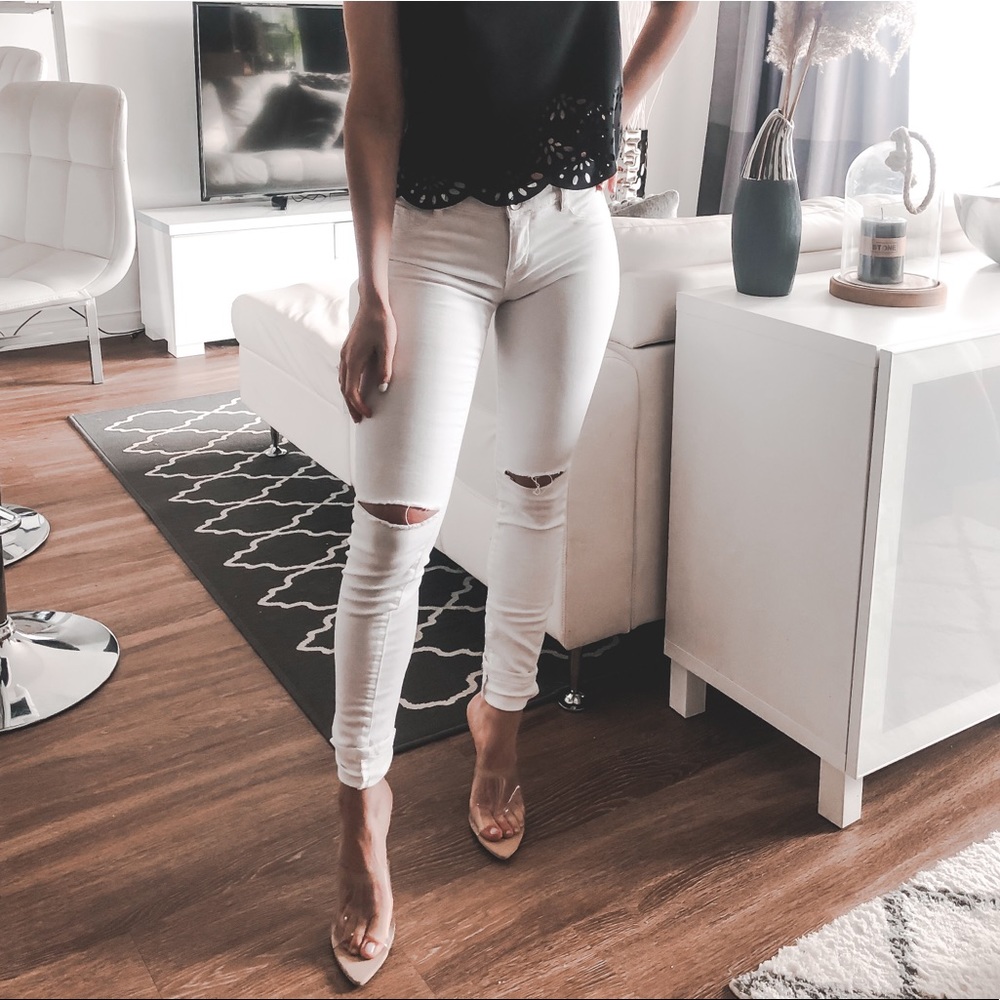 🌸🌻WHITE JEANS🌻🌸